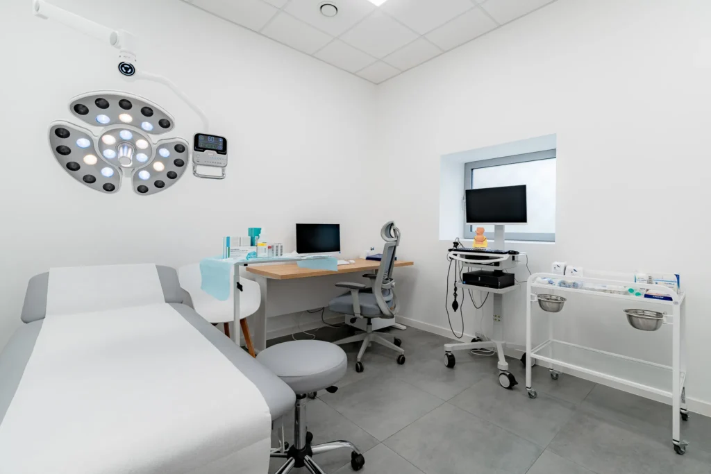 Gabinet Medicovent z wyposażeniem do diagnostyki proktologicznej